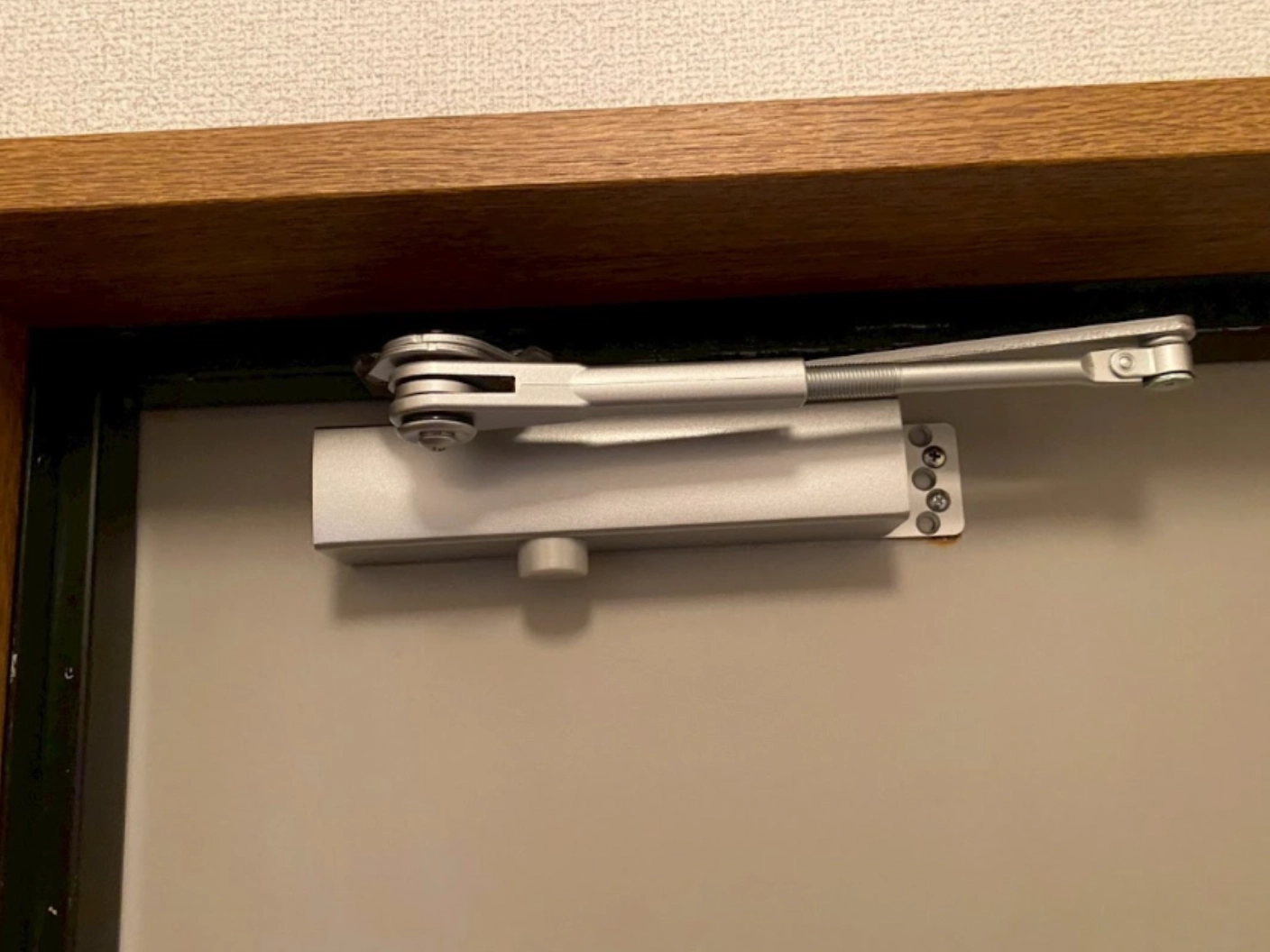 ドアクローザー交換